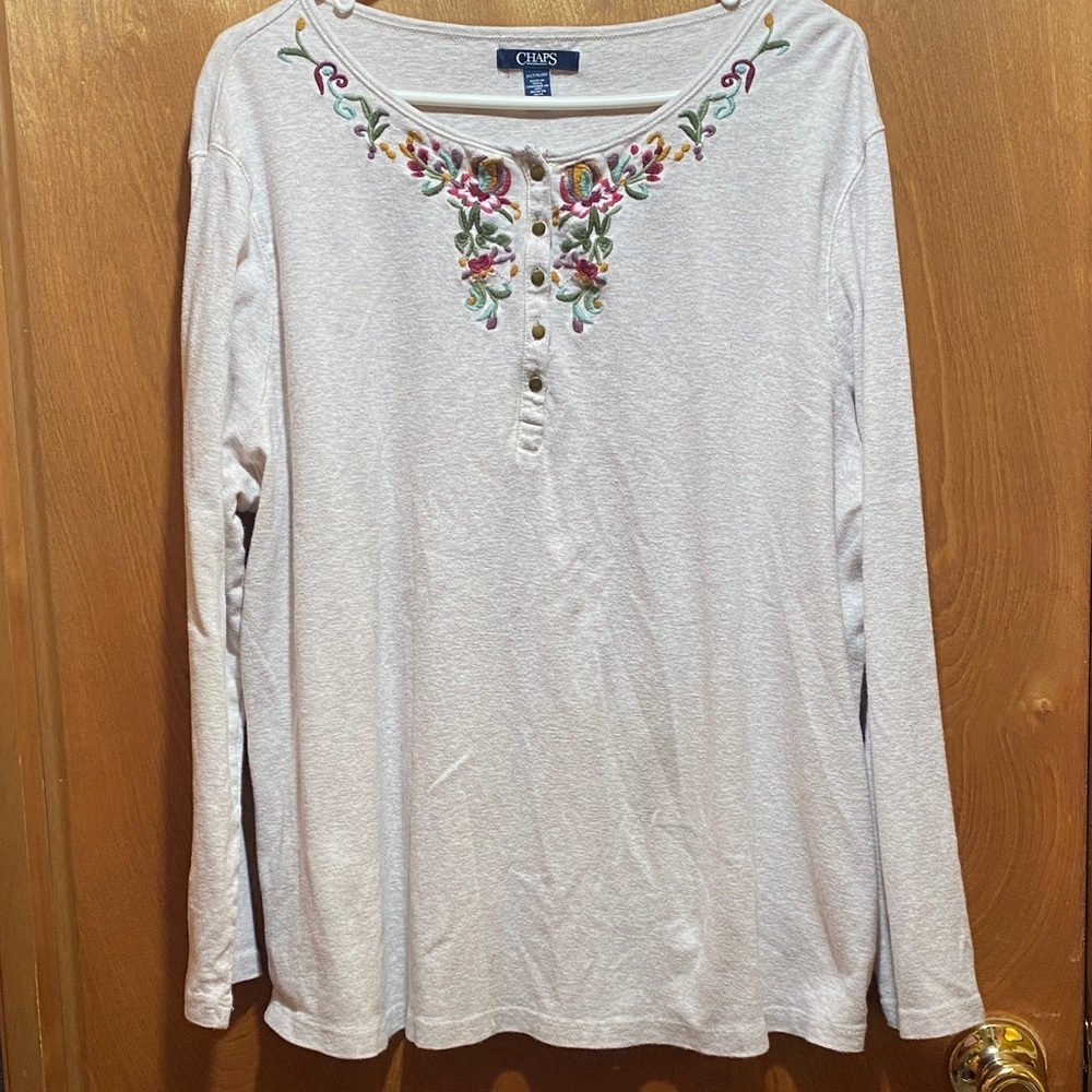 Women’s 2X Chaps Gray Long-Sleeve Henley with Floral Embroidery